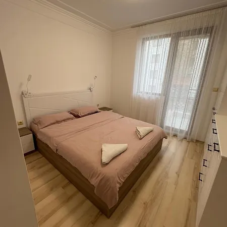 Апартаменти Apolon 9 *